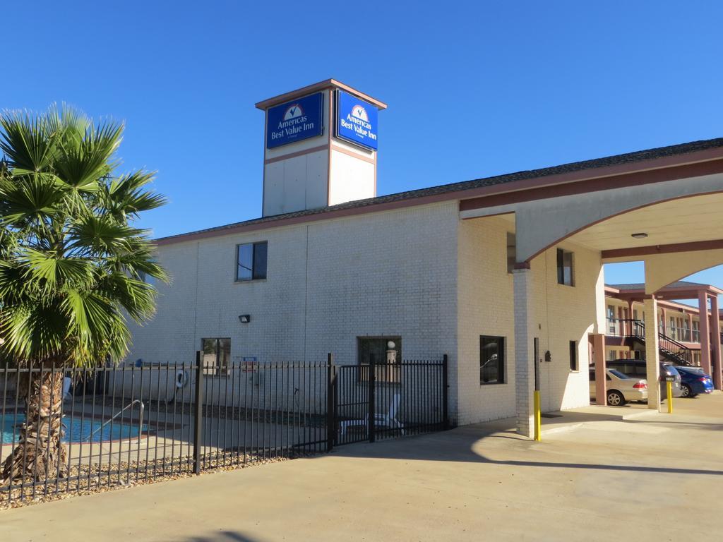 Americas Best Value Inn & Suites Hempstead Kültér fotó