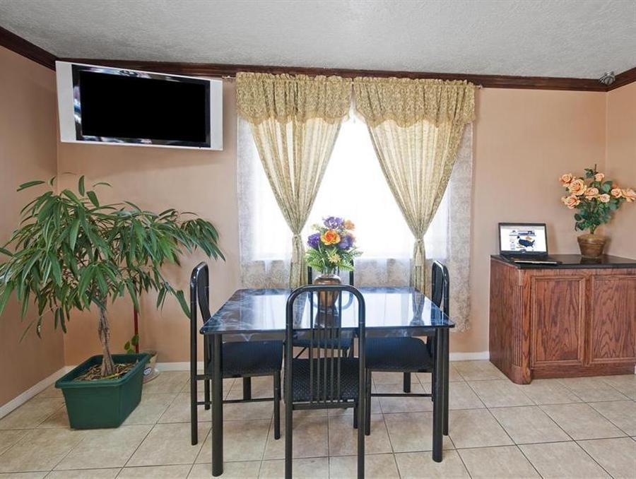 Americas Best Value Inn & Suites Hempstead Kültér fotó