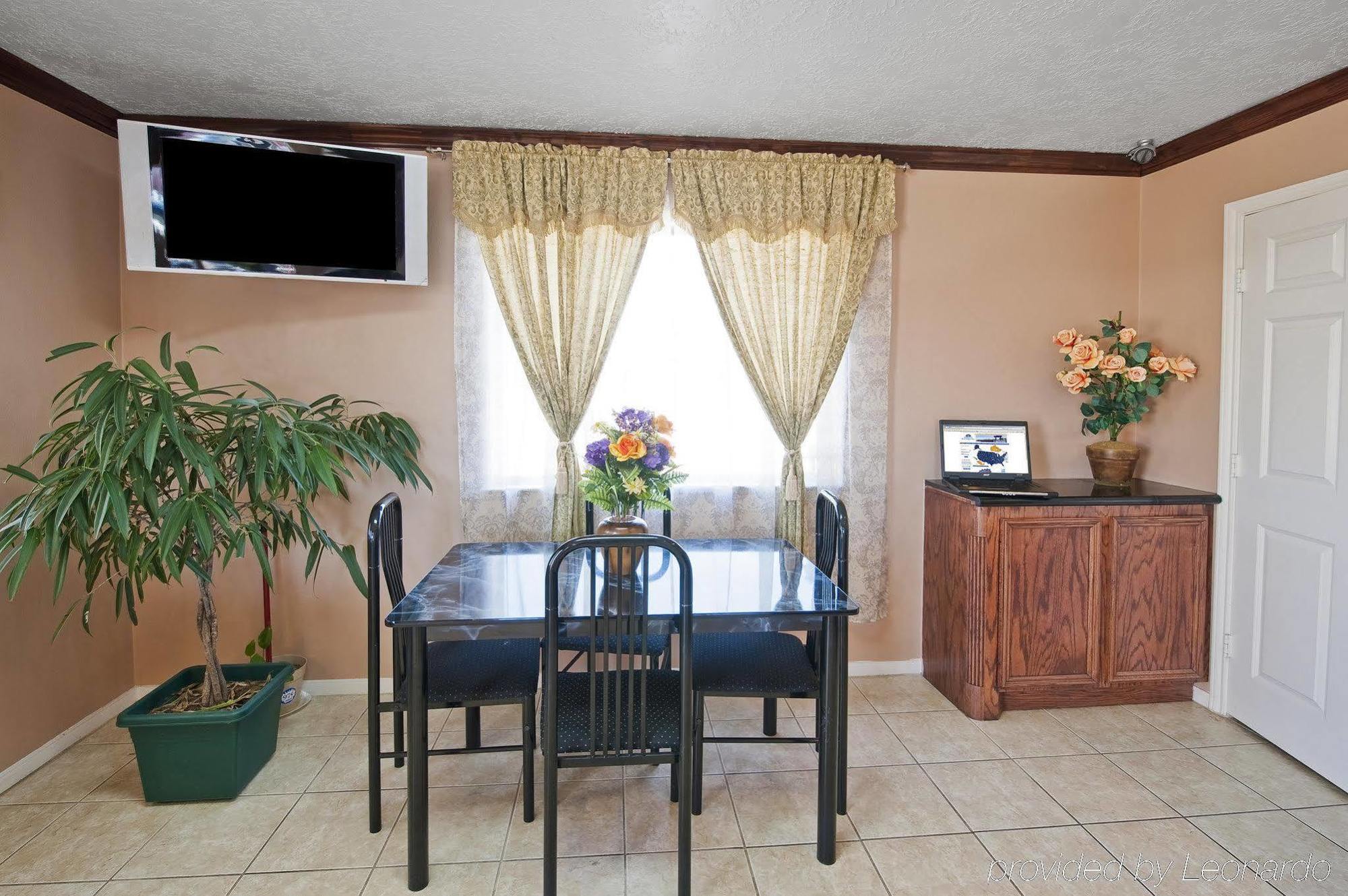 Americas Best Value Inn & Suites Hempstead Kültér fotó