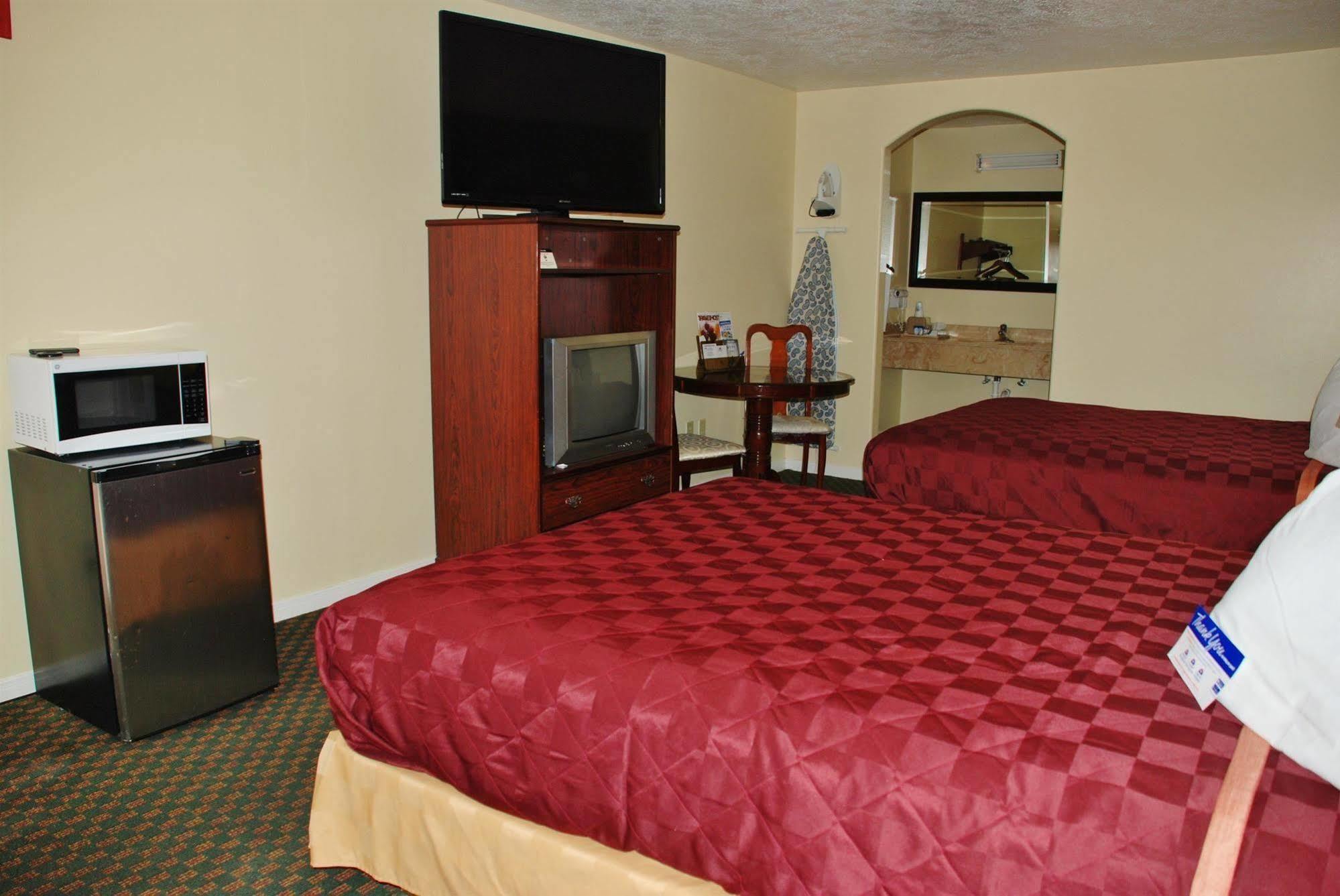 Americas Best Value Inn & Suites Hempstead Kültér fotó
