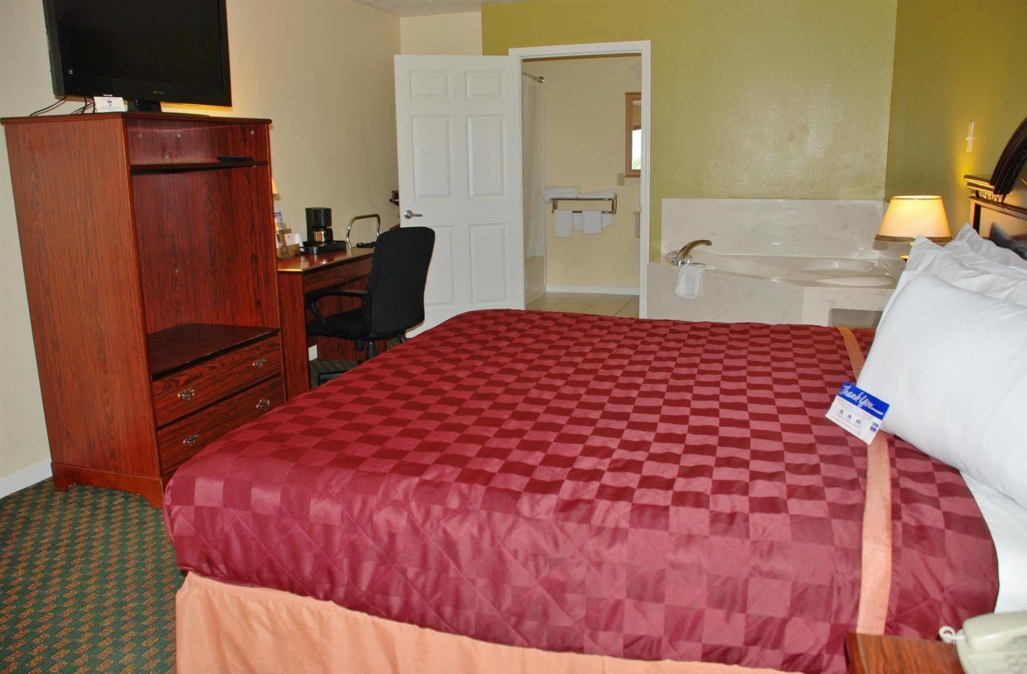 Americas Best Value Inn & Suites Hempstead Kültér fotó